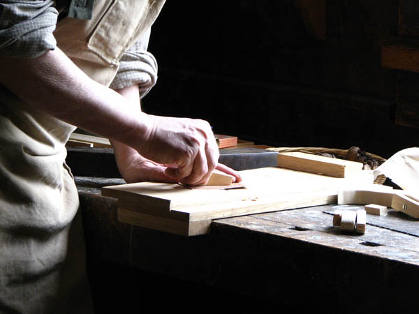 Nuestra <strong>carpintería de madera en  Cizur</strong> es una empresa de <strong>herencia familiar</strong>, por lo que  contamos con gran <strong>experiencia </strong>en la profesión.